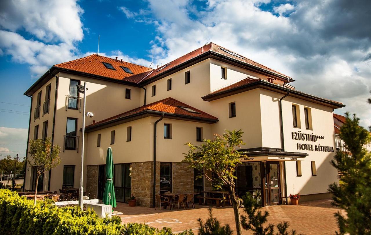 Ezuesthid Hotel Veszprém Extérieur photo